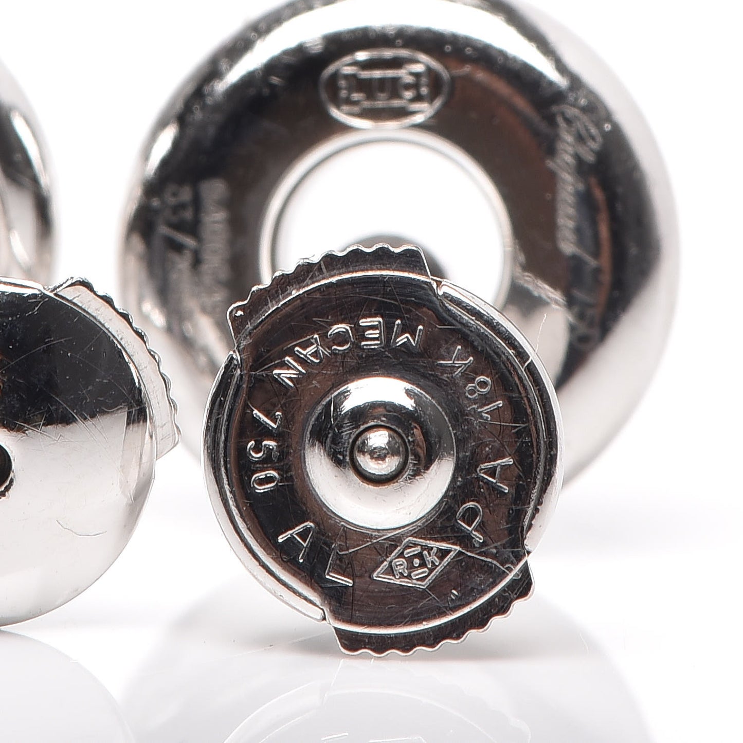 18K White Gold Happy Diamonds Round Stud Earrings