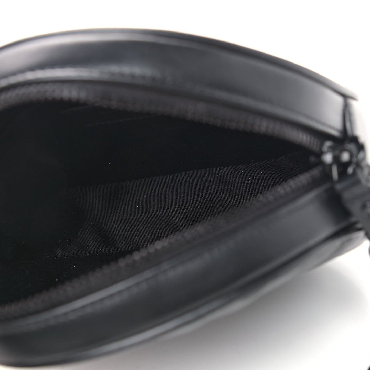 Calfskin Matelasse Chevron Round Vinyle Camera Bag Black