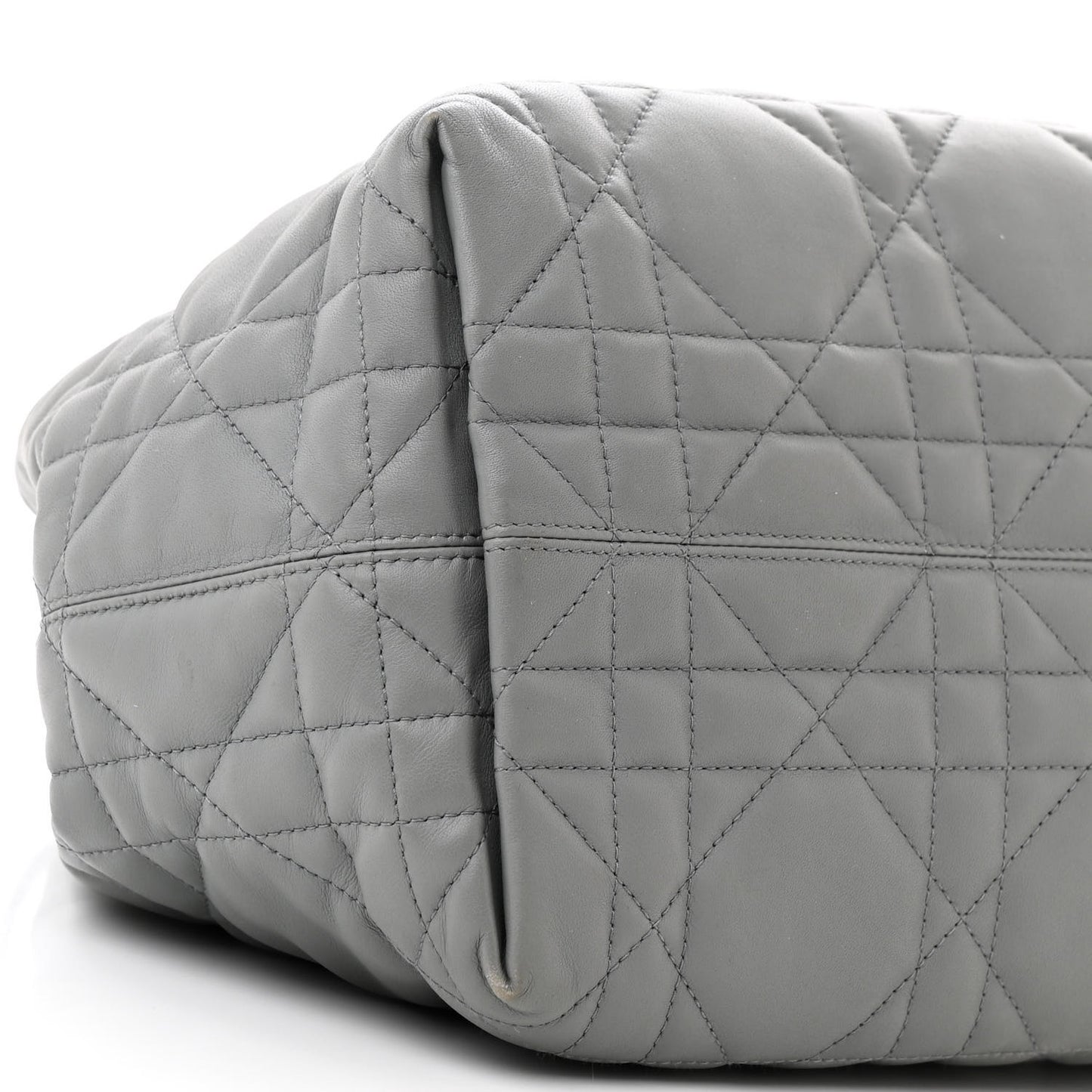 Calfskin Macrocannage Medium Toujours Grey