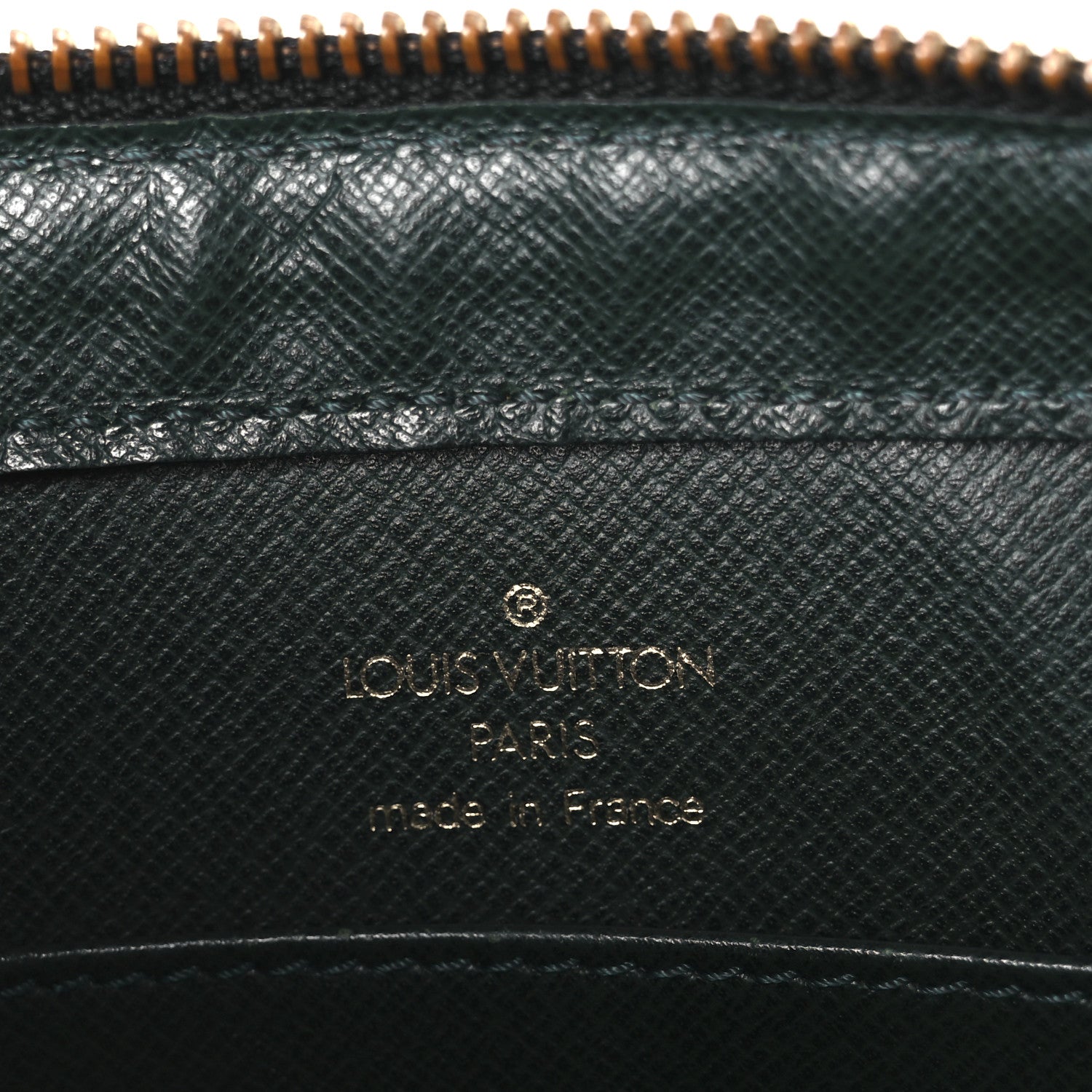 Louis Vuitton Taiga Baikal Pochette Epicea 6 of 10