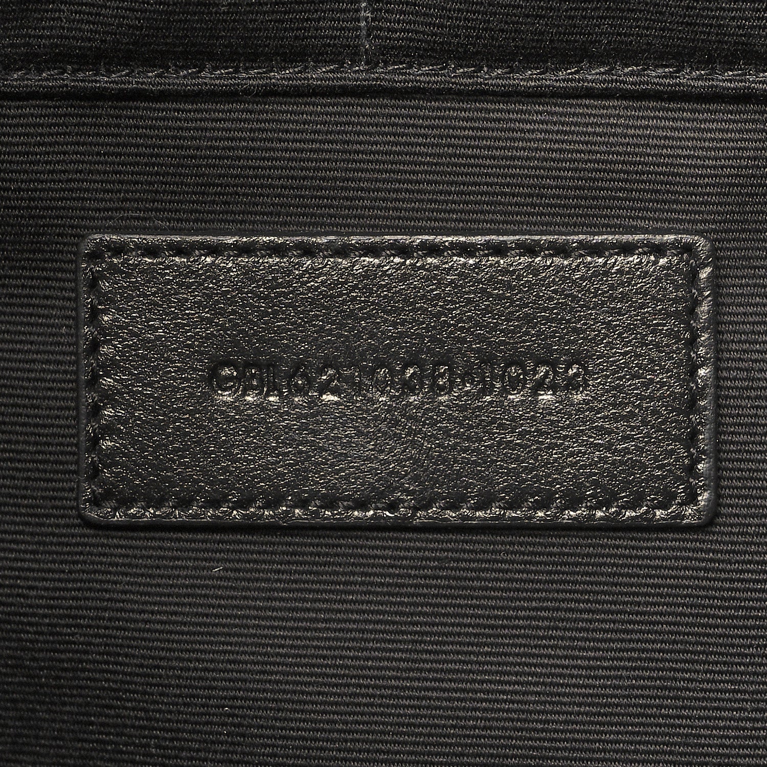 Saint Laurent Grain De Poudre Zipped Tablet Holder Black 7 of 10