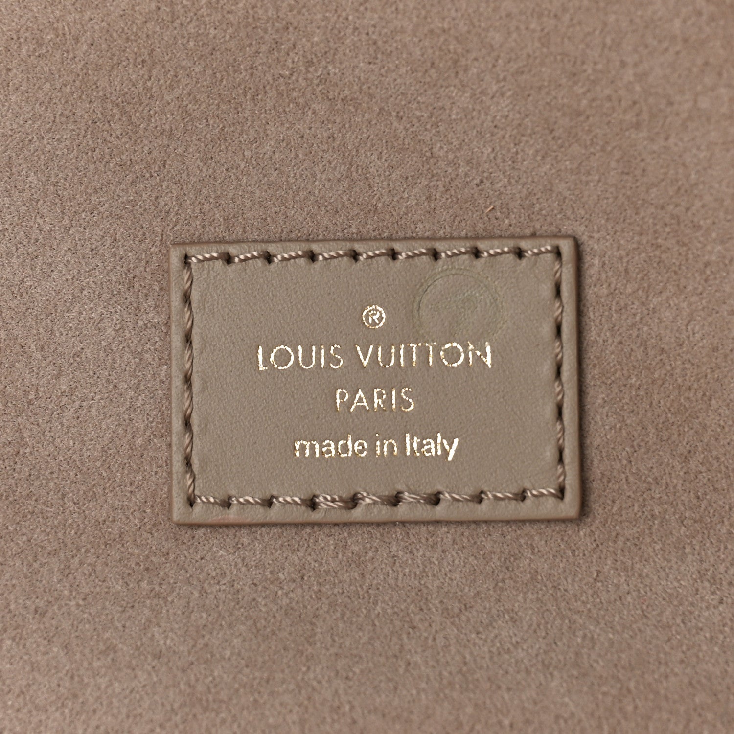 Louis Vuitton Empreinte Monogram Giant Vanity PM Tourterelle 6 of 9