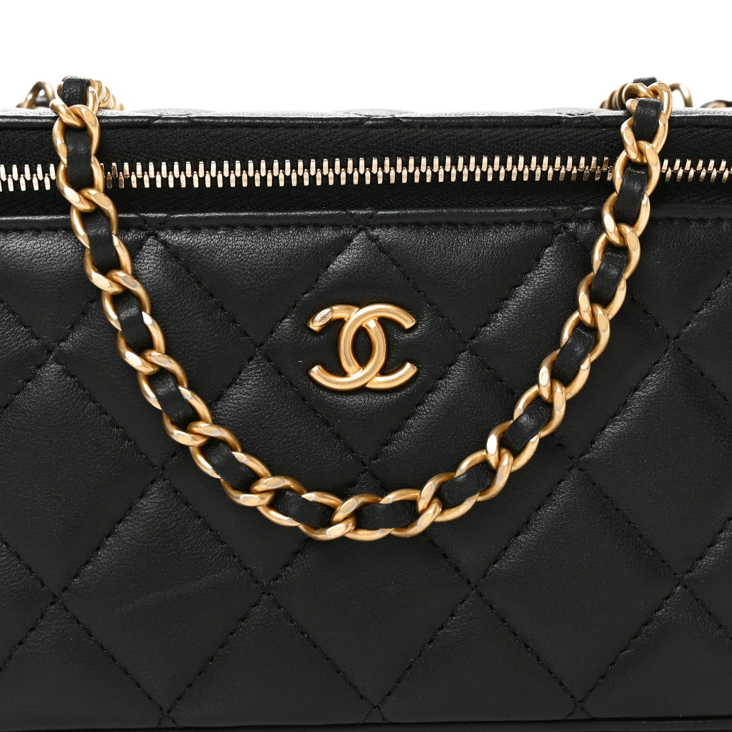 Lambskin Quilted Pearl Crush Small Vanity Case With Chain Black
