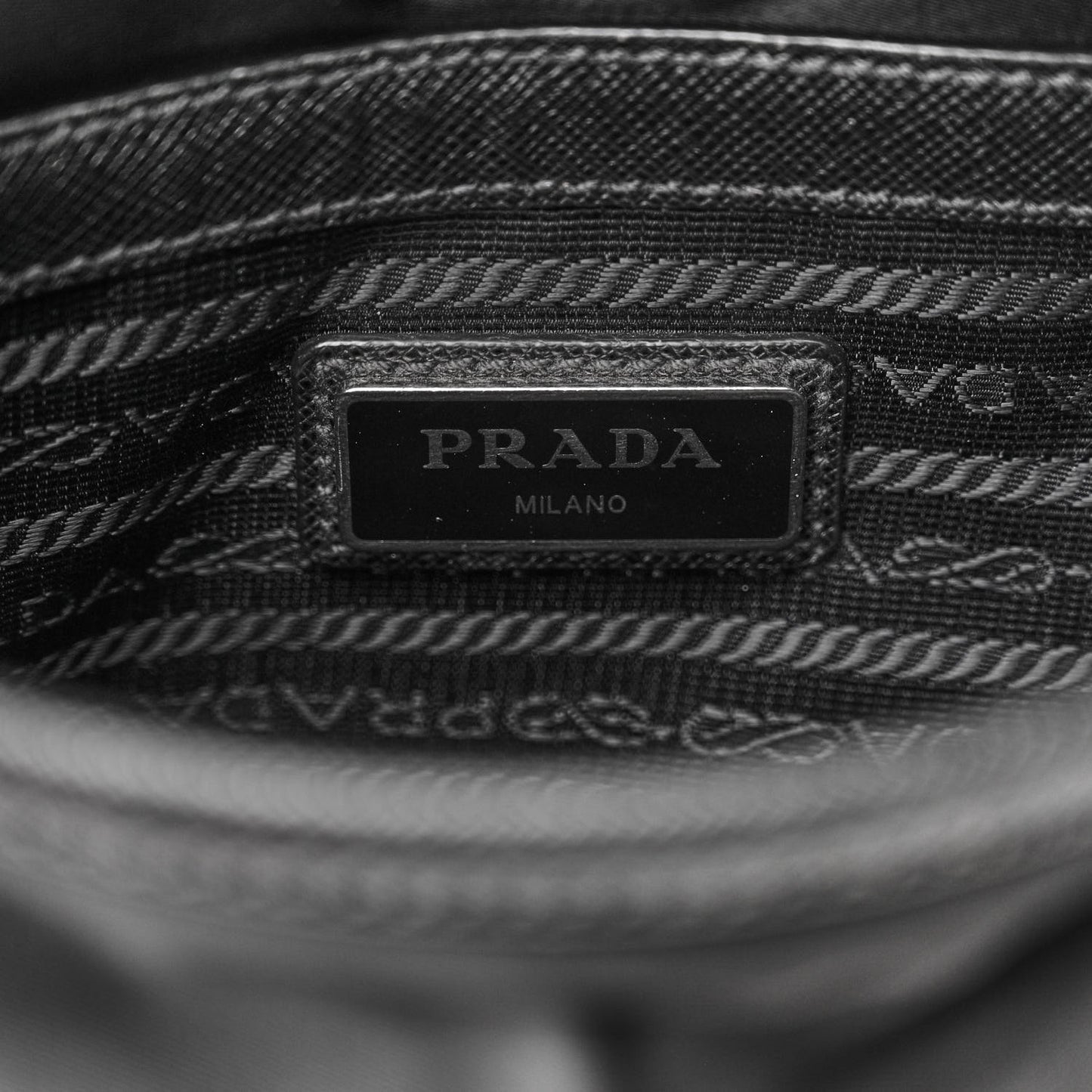 Tessuto Nylon Saffiano Logo Messenger Bag Black
