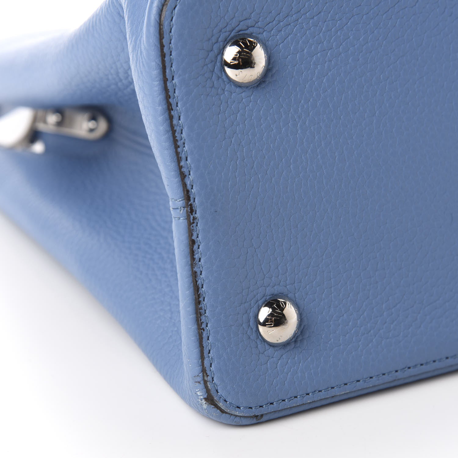 Louis Vuitton Taurillon Capucines MM Bleuet 19 of 21