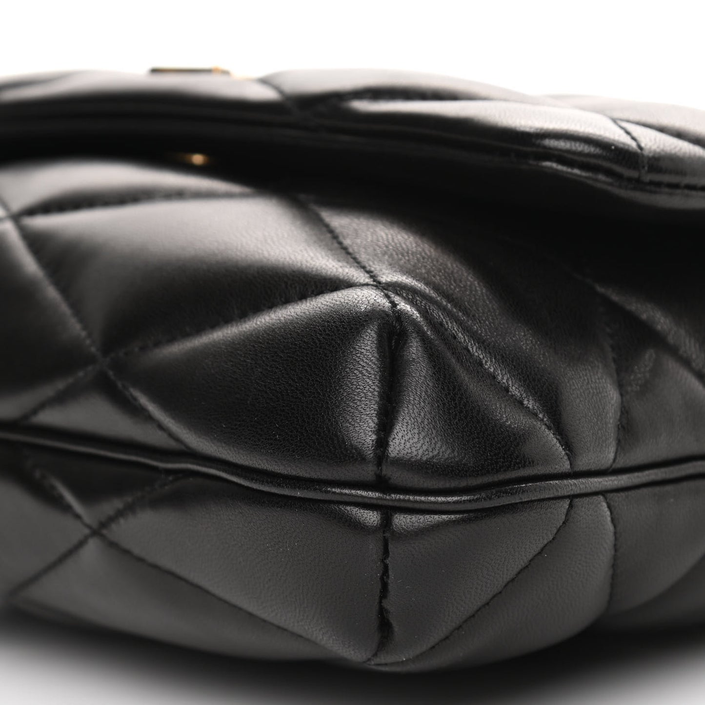 Lambskin Quilted Le 57 Diamond Shoulder Bag Black