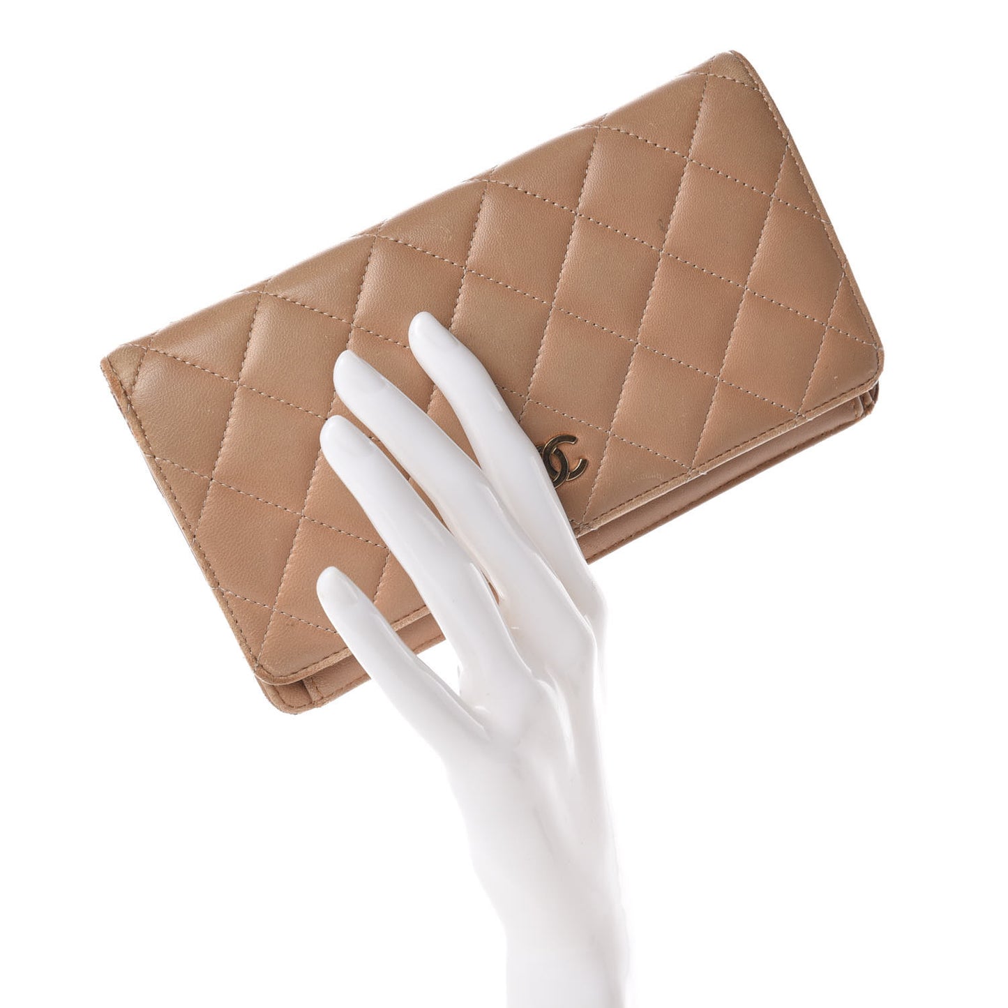 Lambskin Quilted Yen Wallet Beige