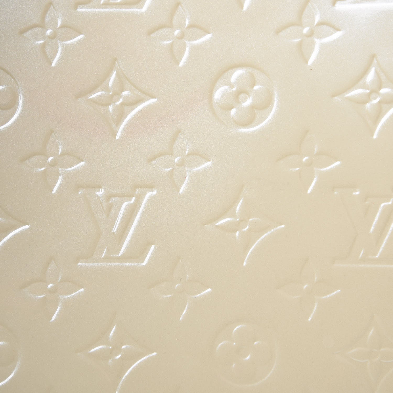 Louis Vuitton Vernis Alma PM Blanc Corail 13 of 15