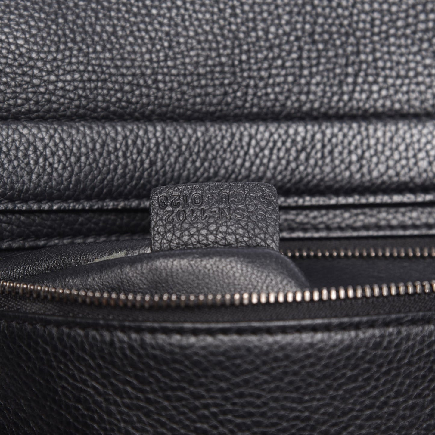 Drummed Calfskin Suede Large Trapeze Black