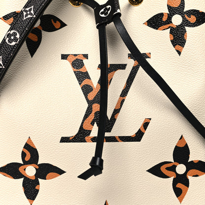 Louis Vuitton Monogram Giant Jungle NéoNoé Ivory 7 of 10