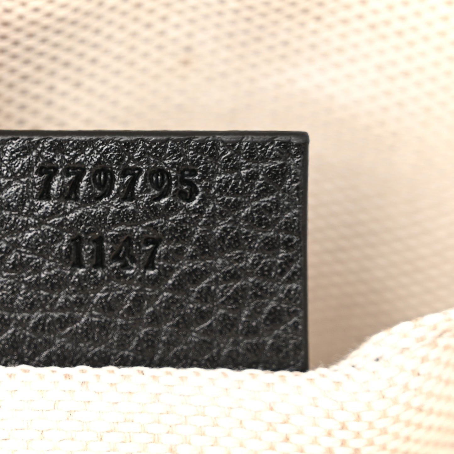 Pebbled Calfskin GG Marmont Zip Chain Bag Black