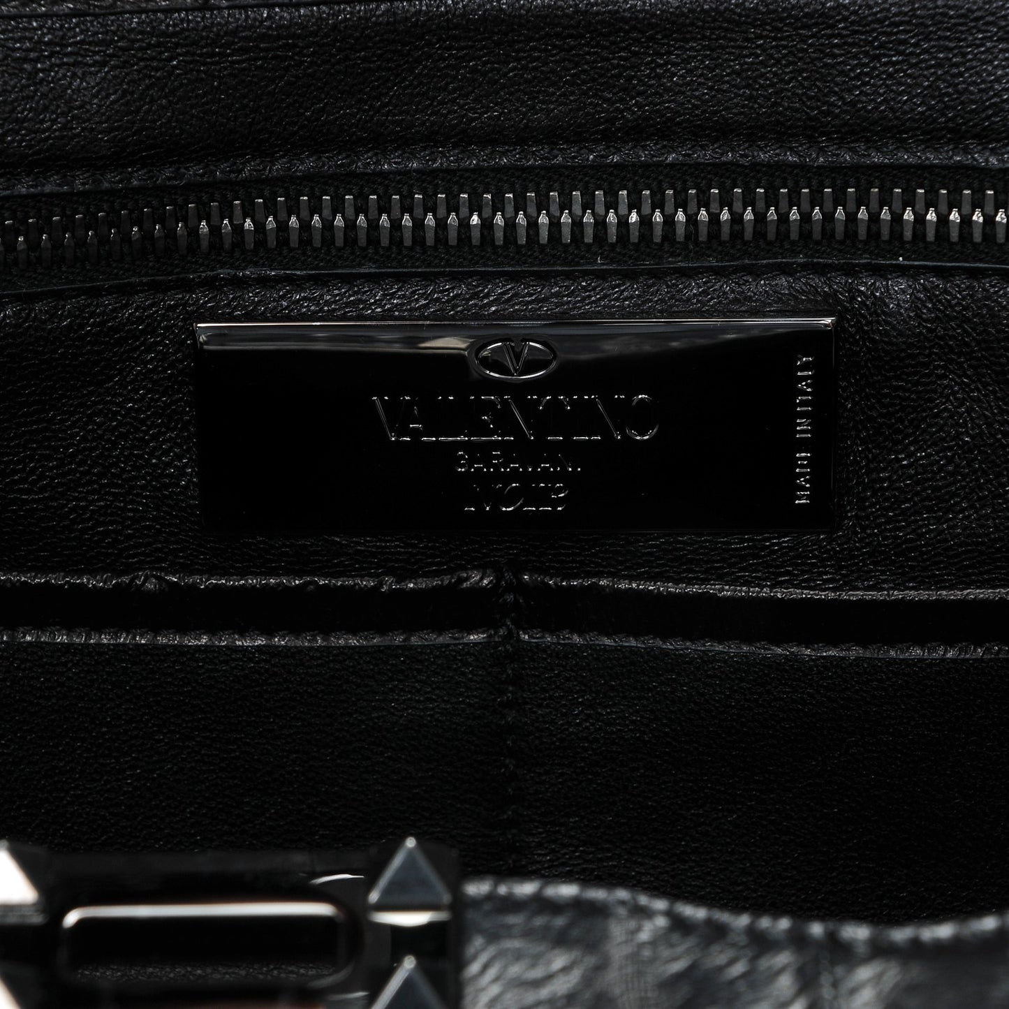 Eel Skin Medium Rockstud Tote Black