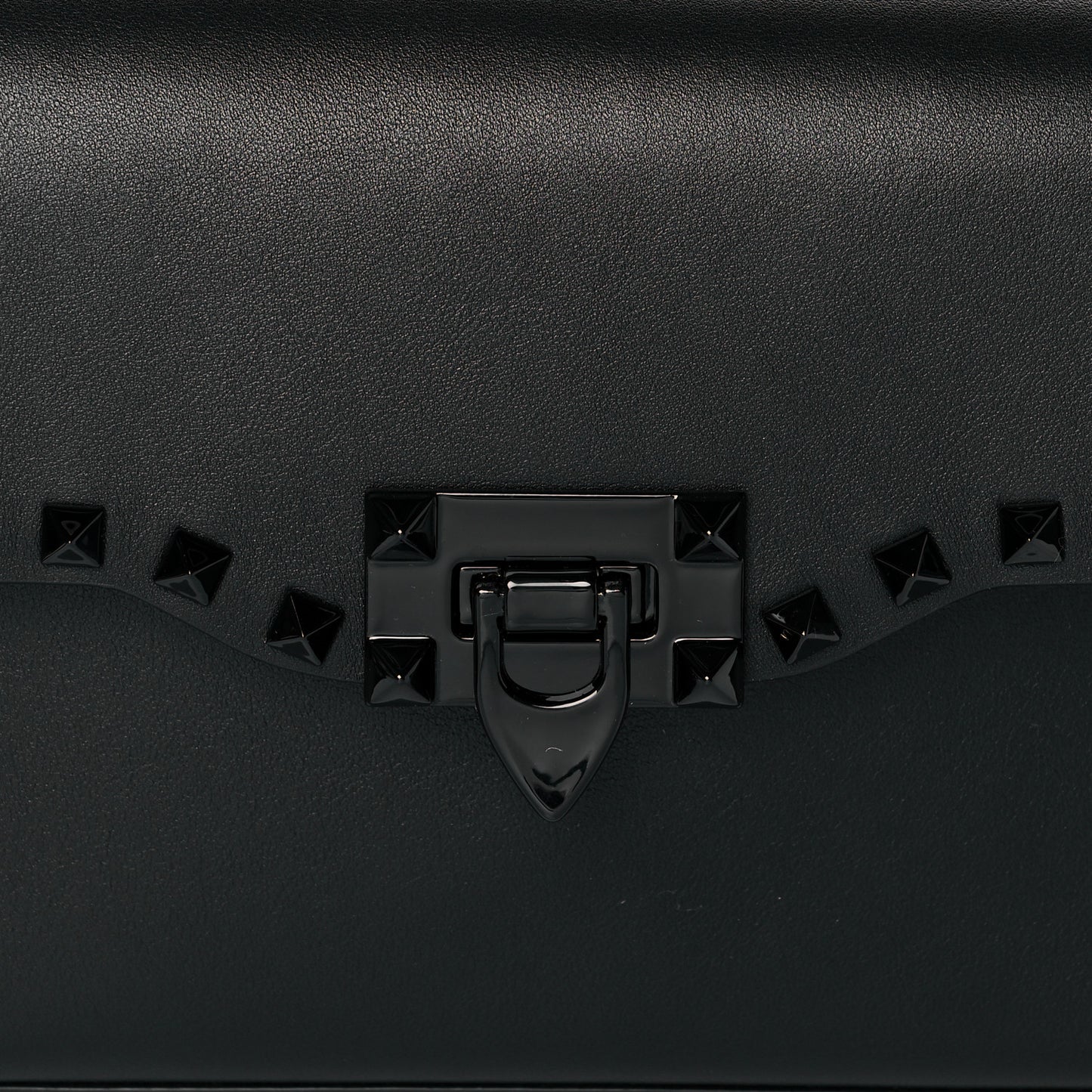 Vitello Monochrome Medium Rockstud Flip Lock Crossbody Bag Black