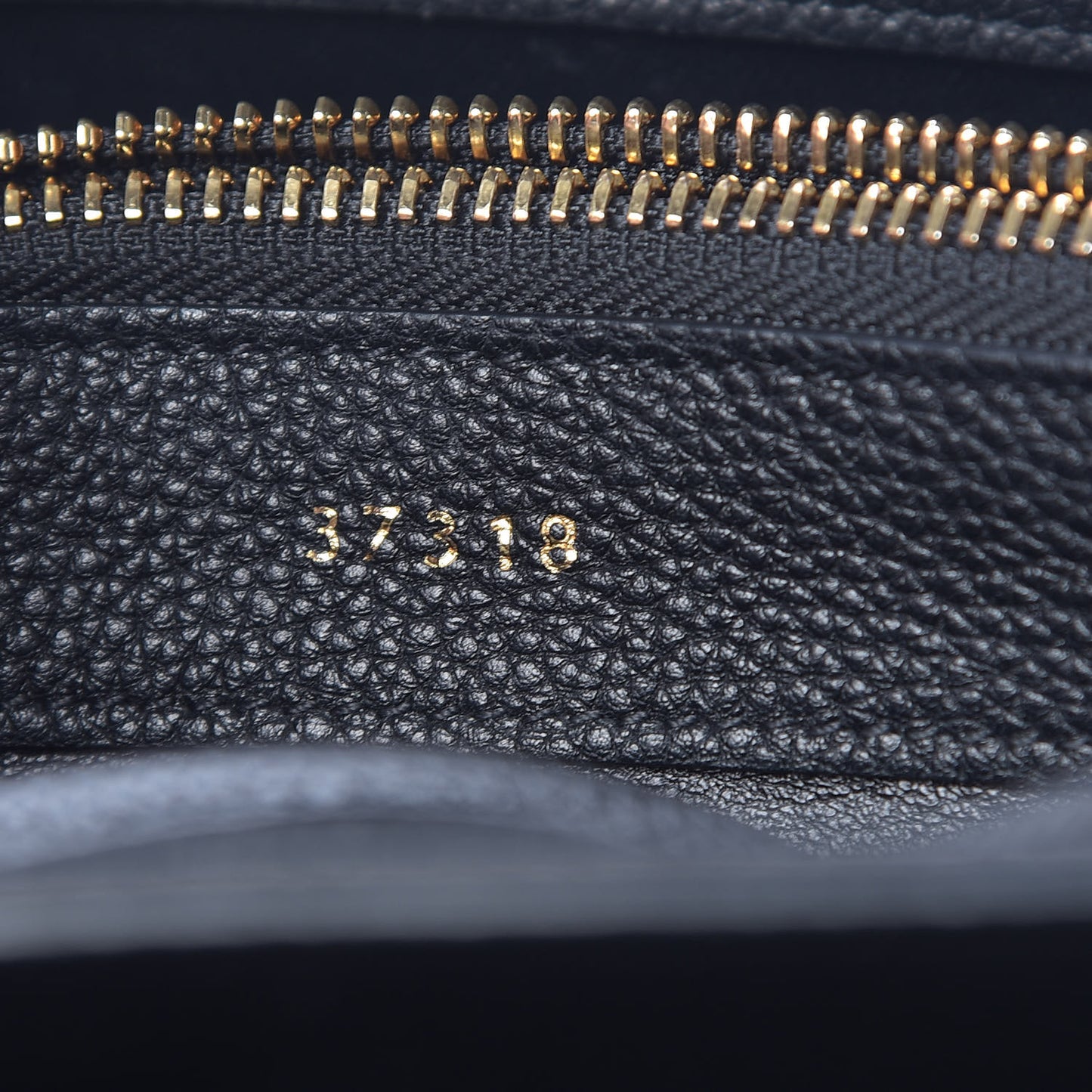 Grained Calfskin Small 16 Top Handle Bag Black