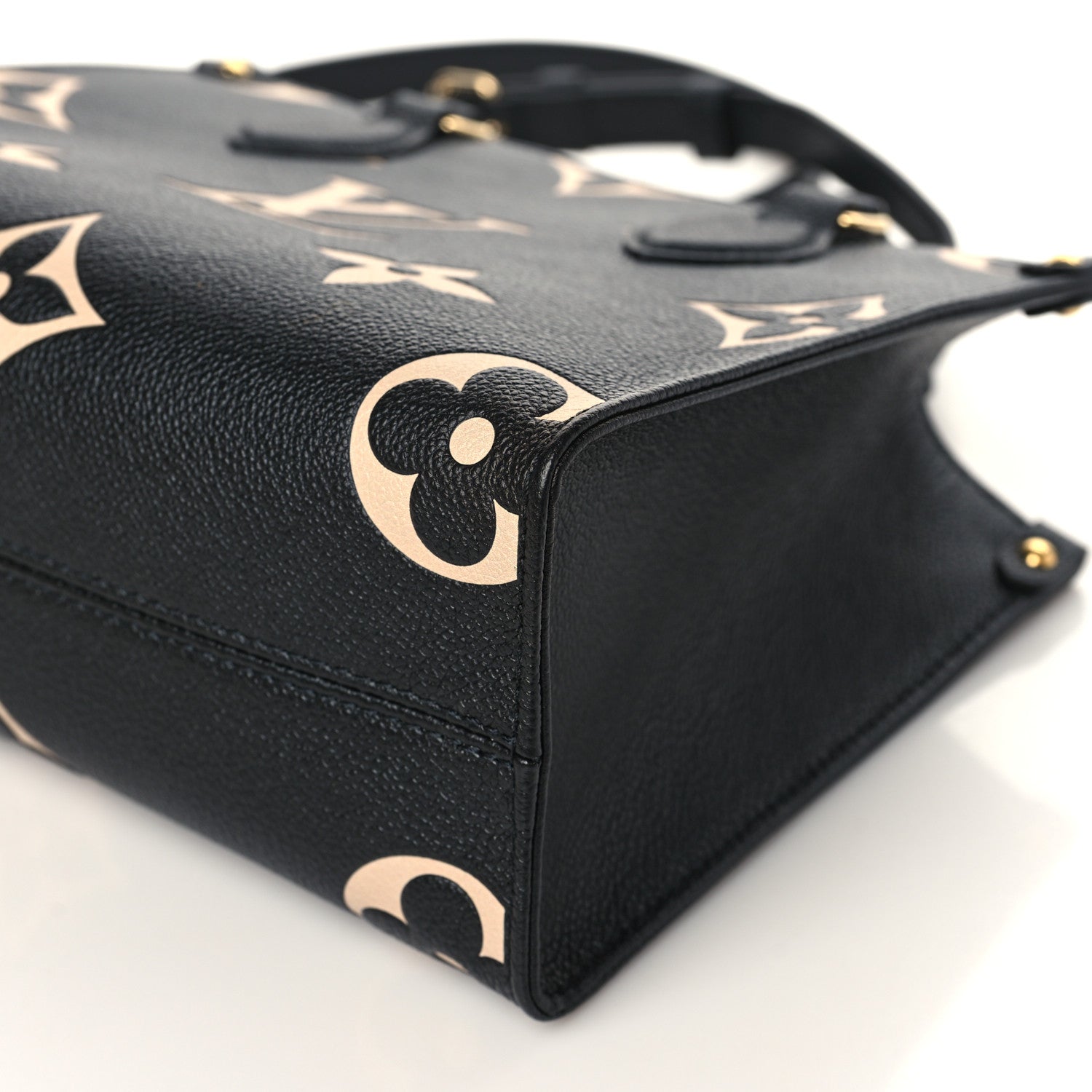 Louis Vuitton Empreinte Monogram Giant Onthego PM Black Beige 8 of 9