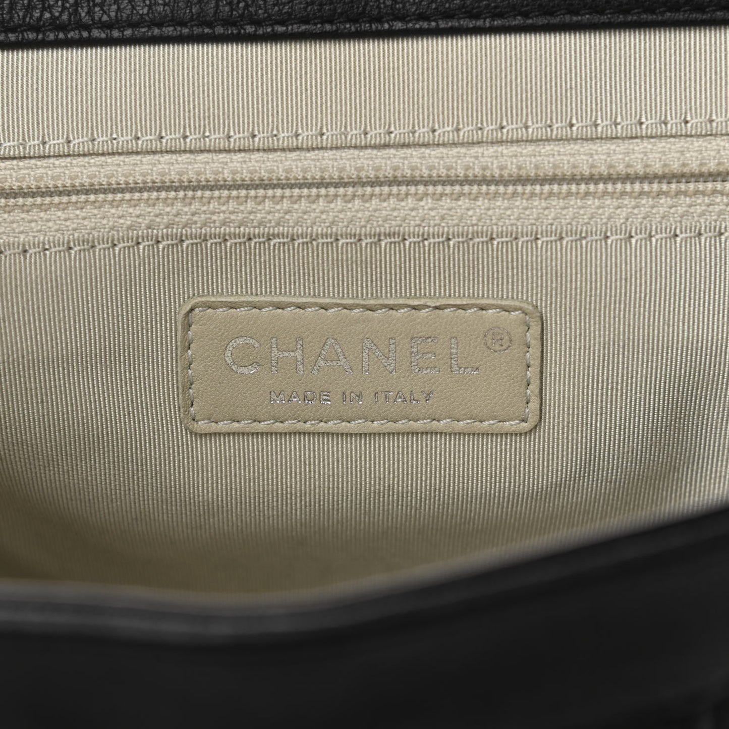 Washed Lambskin Quilted Medium Chain Around Messenger Black