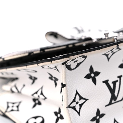 Louis Vuitton Vernis Epi Monogram Wynwood Black White 7 of 12