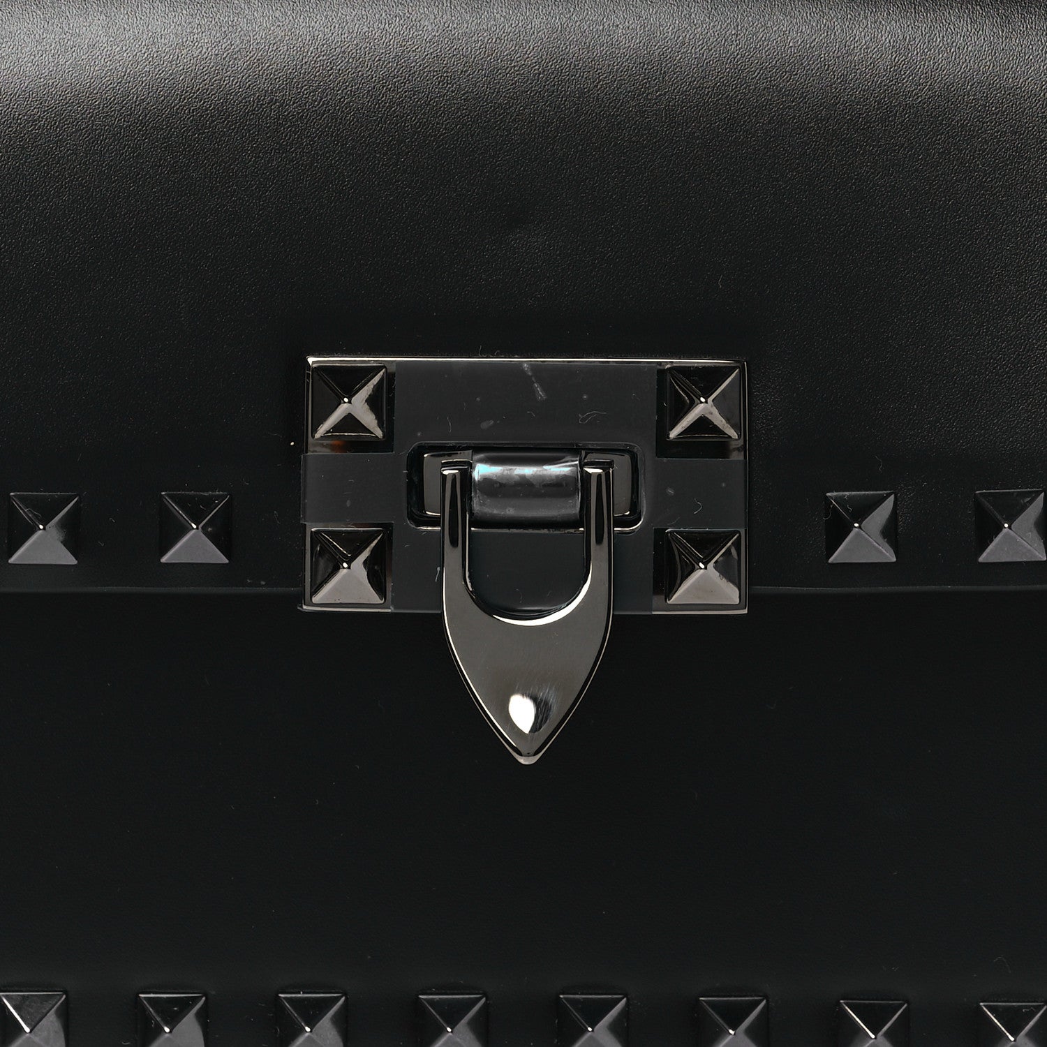Valentino Garavani Smooth Calfskin Enamel Tonal Small Rockstud23 Shoulder Bag Black 7 of 9