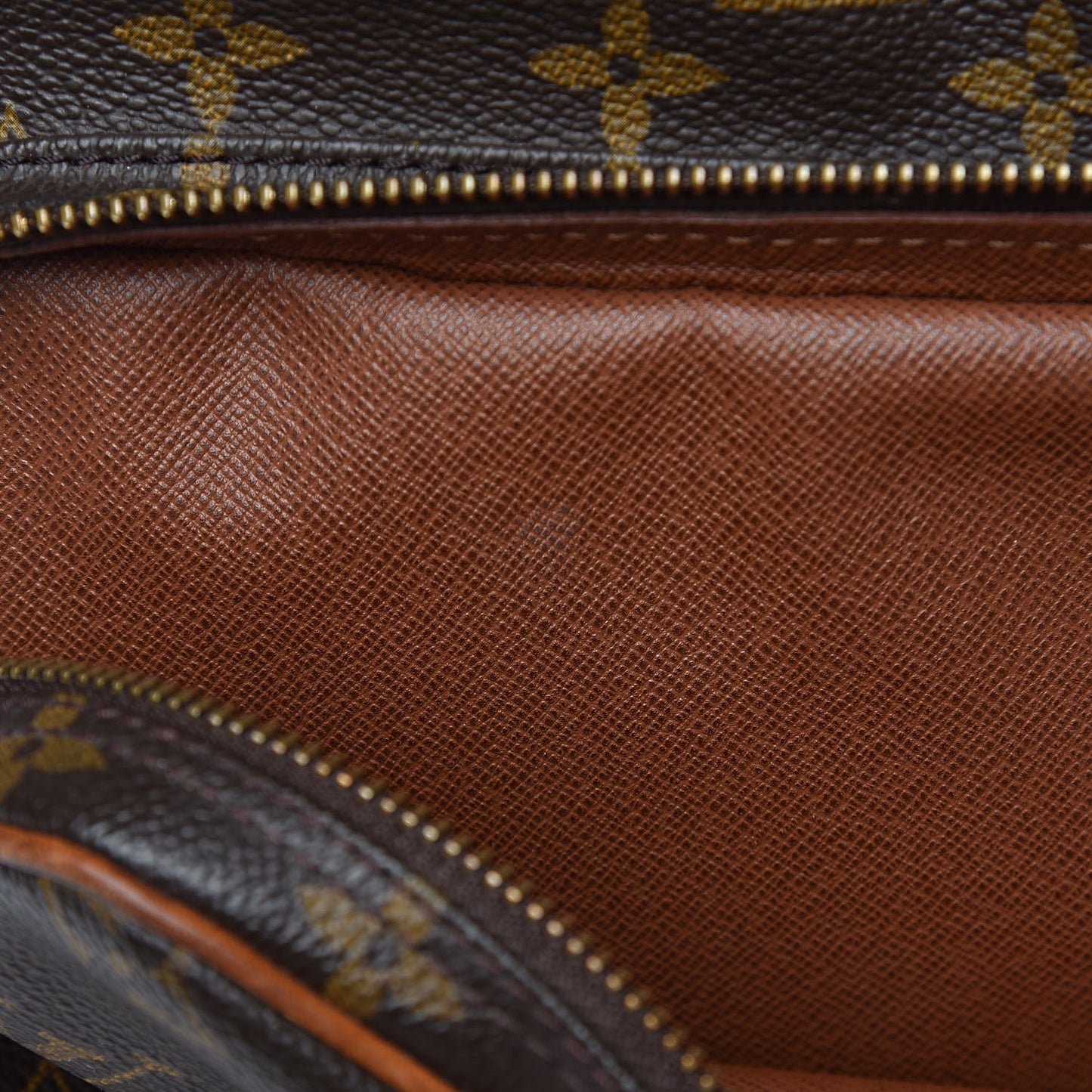 Monogram Nil 28