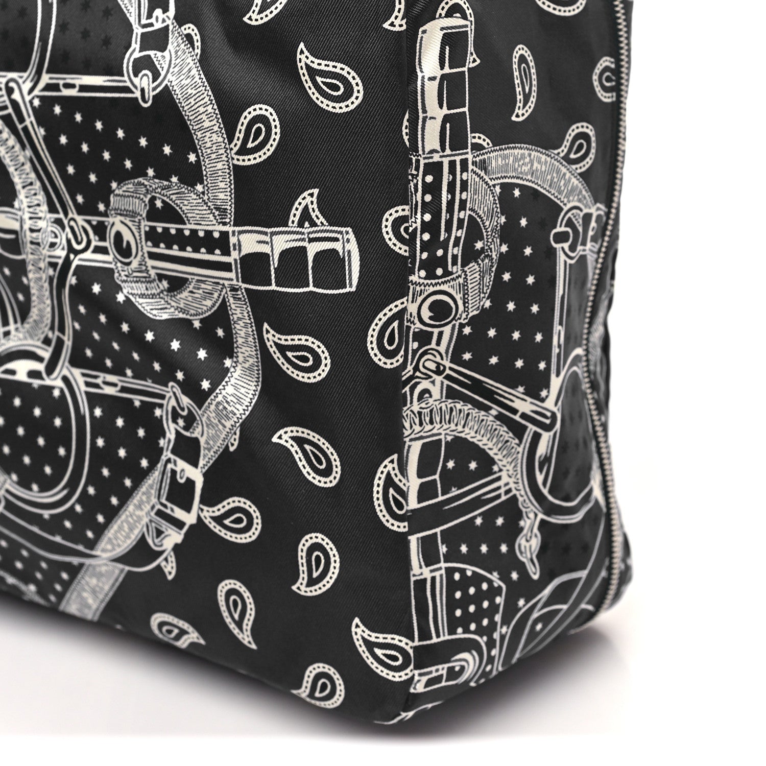 Hermes Silk Eperon d'Or Bandana Travelsilk PM Cube Bleu Nuit Fauve 10 of 11