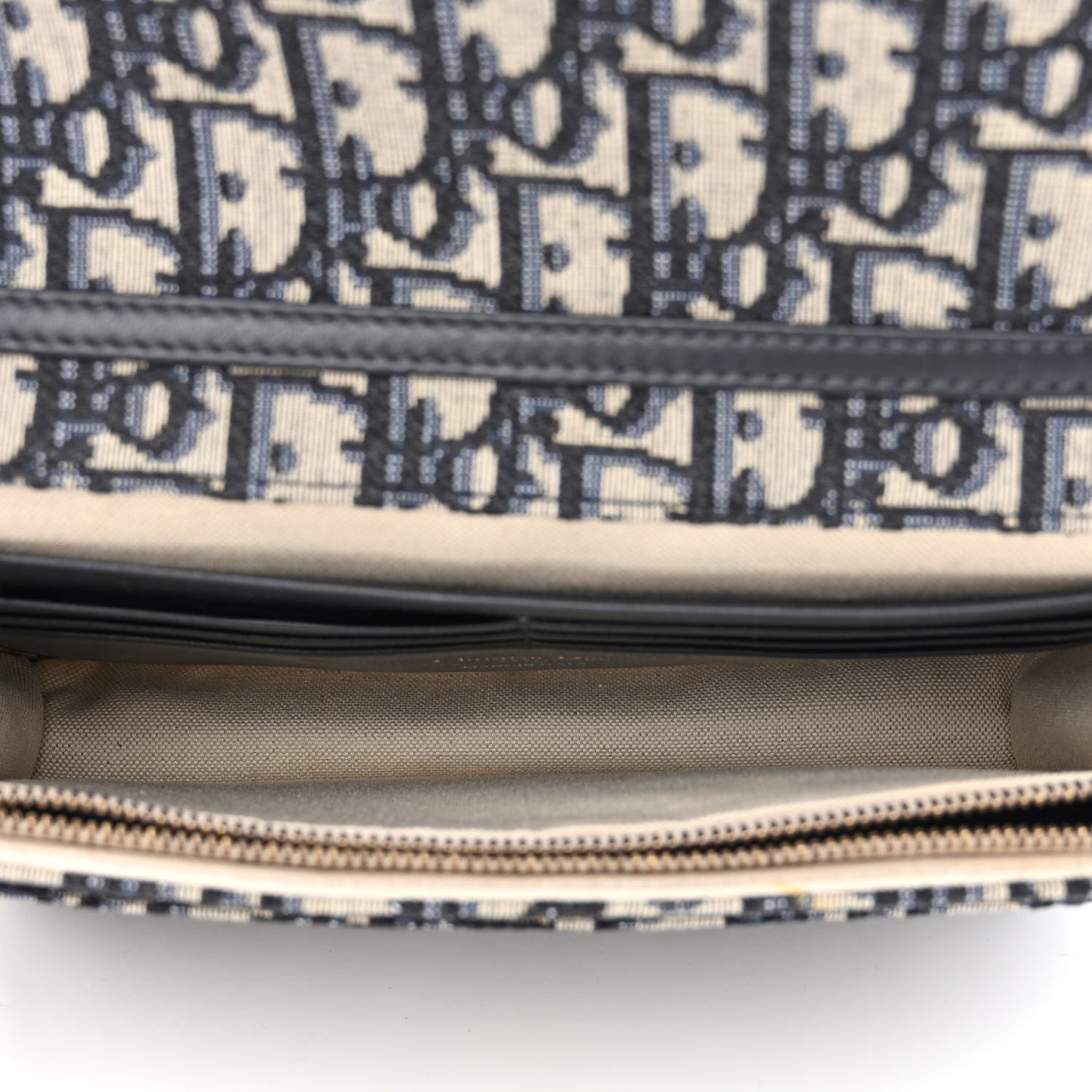 Oblique Saddle Chain Pouch Blue