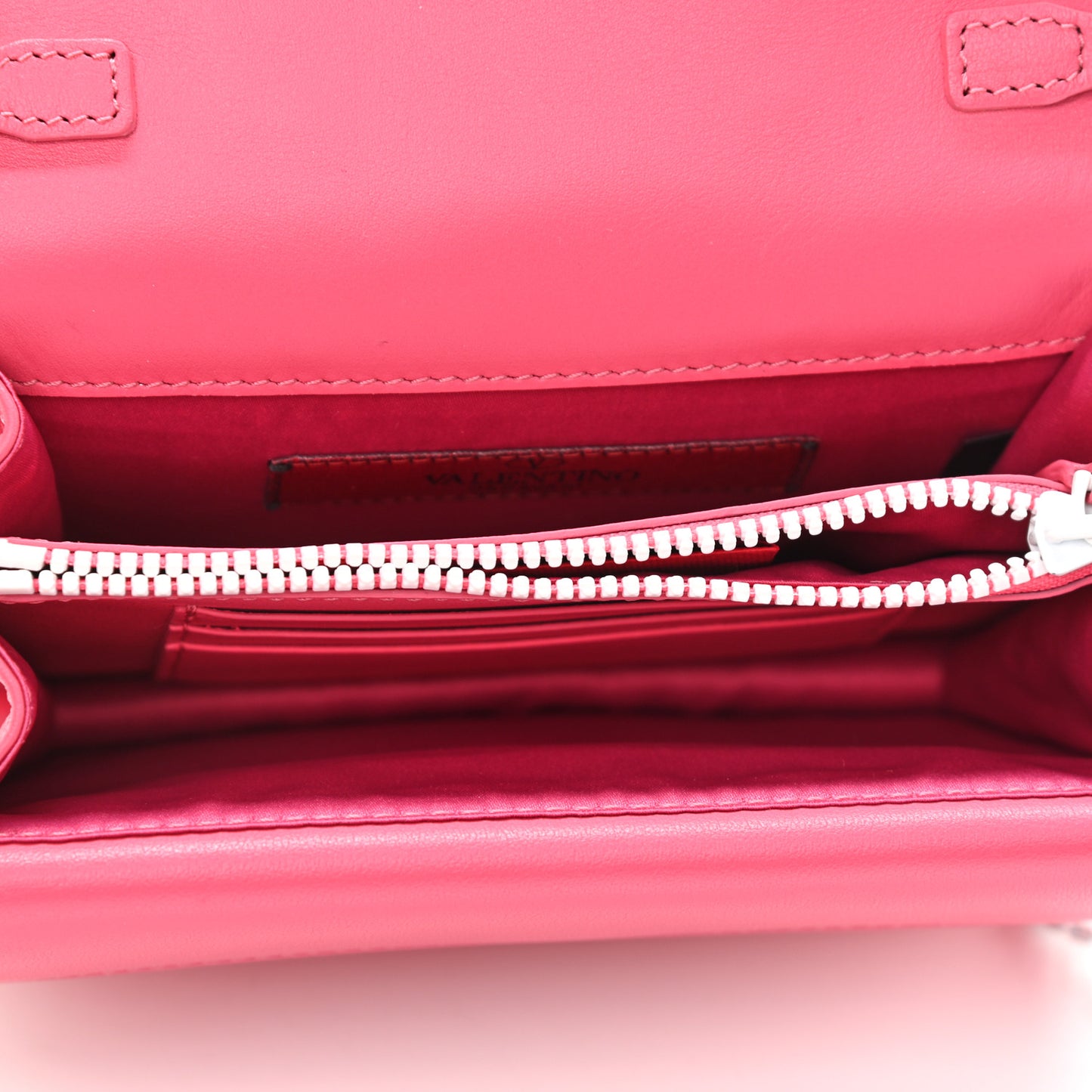 Vitello Colorblock Free Rockstud Wallet on Chain Shadow Pink Optic White