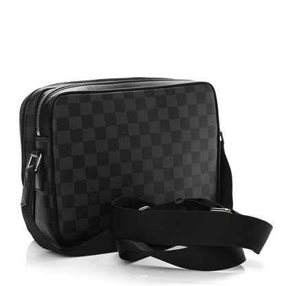 Louis Vuitton Damier Graphite Messenger 2 of 11