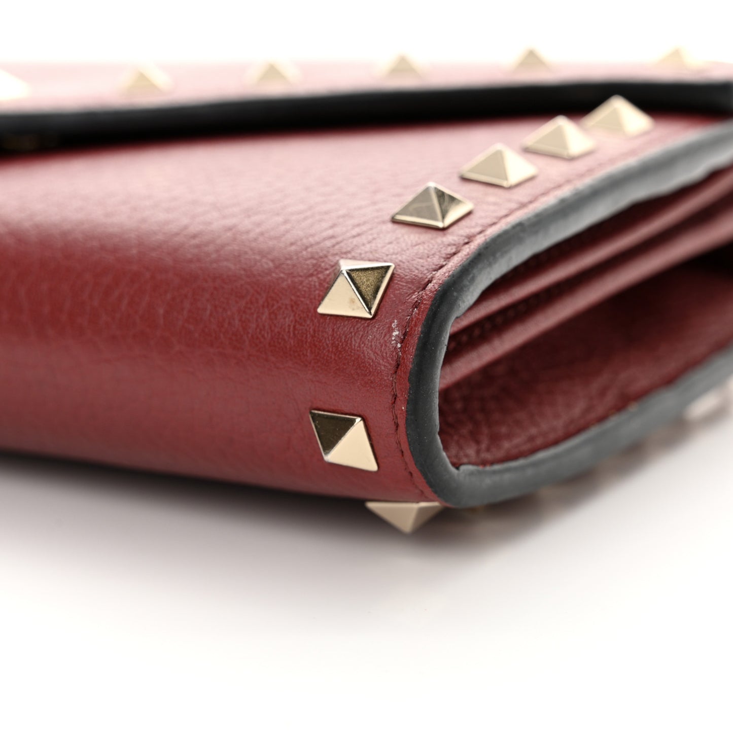 Pebbled Calfskin Rockstud Envelope Wallet on Chain Rubino