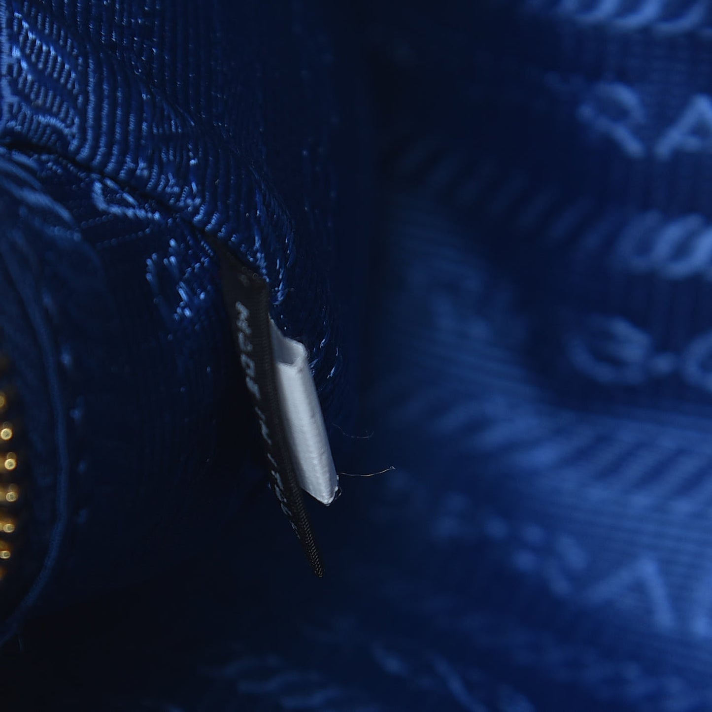Vitello Daino Cosmetic Pouch Bleuette