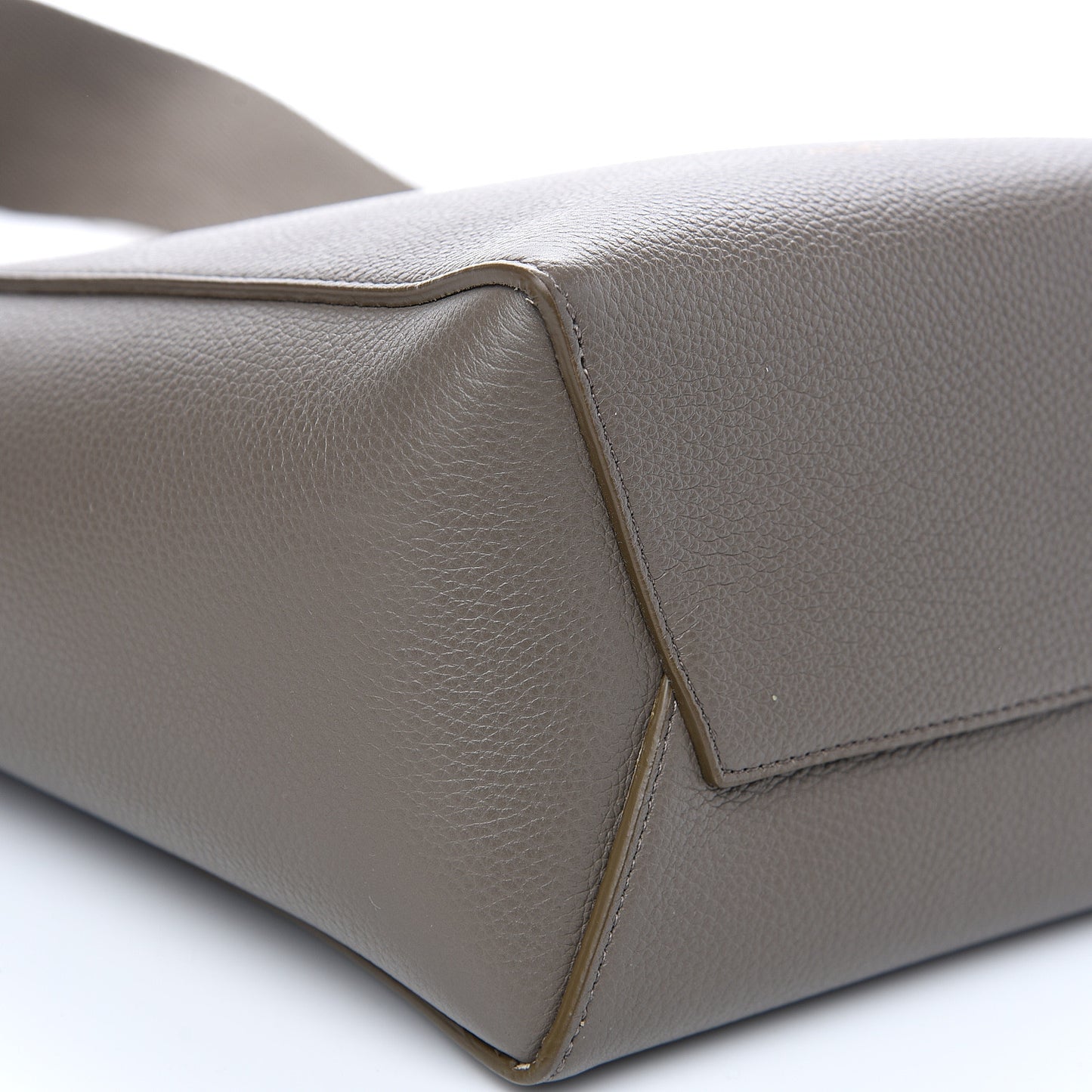 Soft Grained Calfskin Small Sangle Bucket Bag Taupe