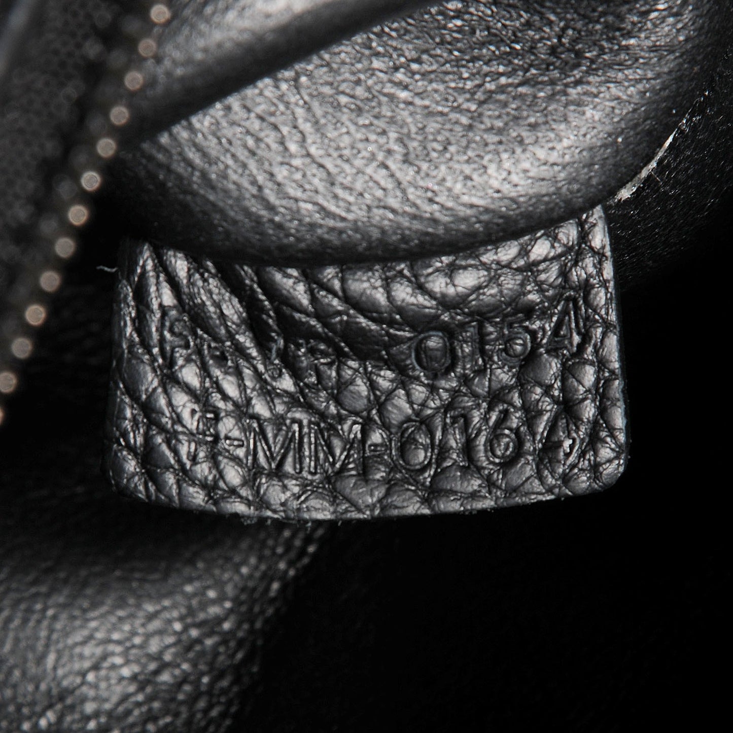 Drummed Calfskin Suede Medium Trapeze Black
