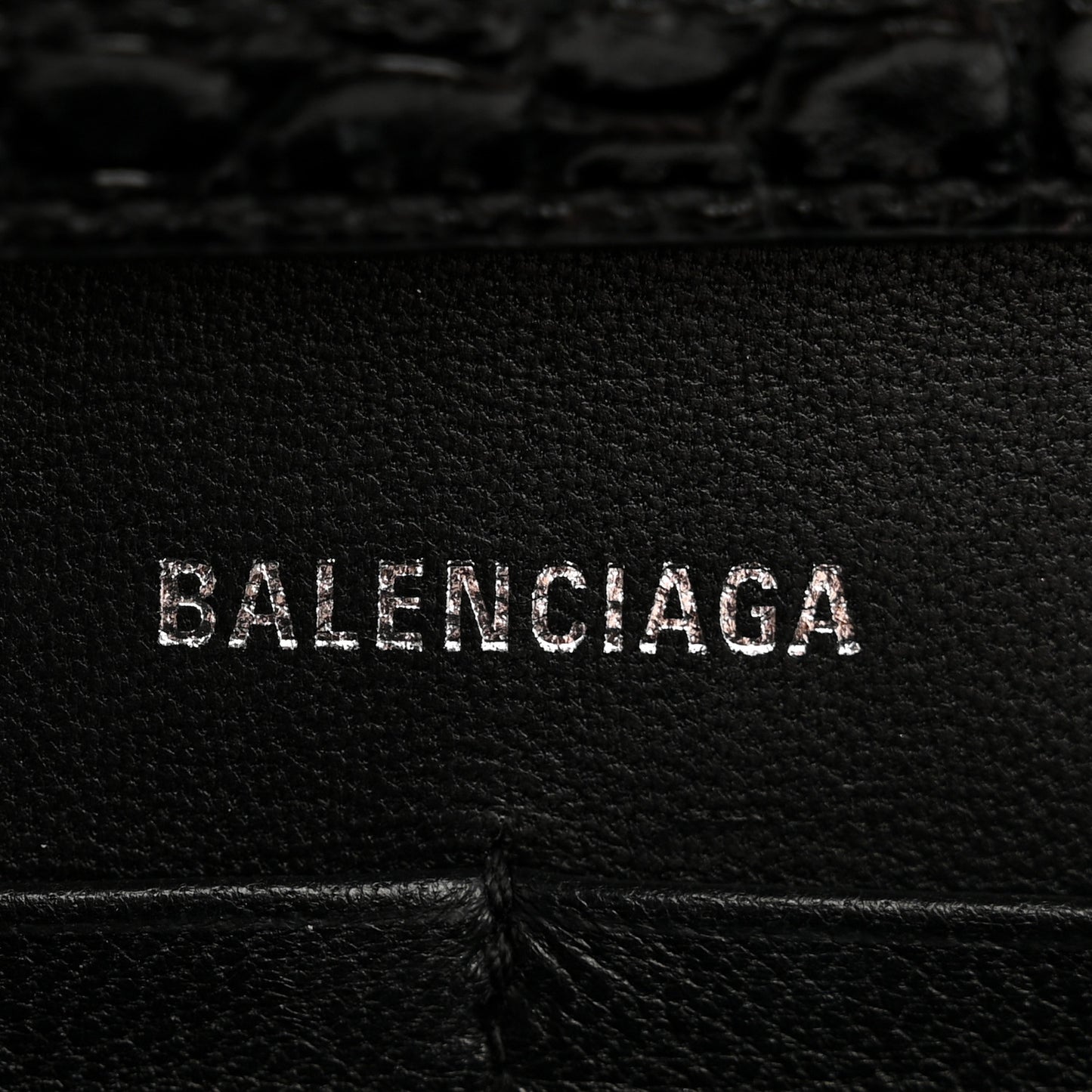 Shiny Calfskin Monochrome Crocodile Embossed Hourglass Chain Bag Black