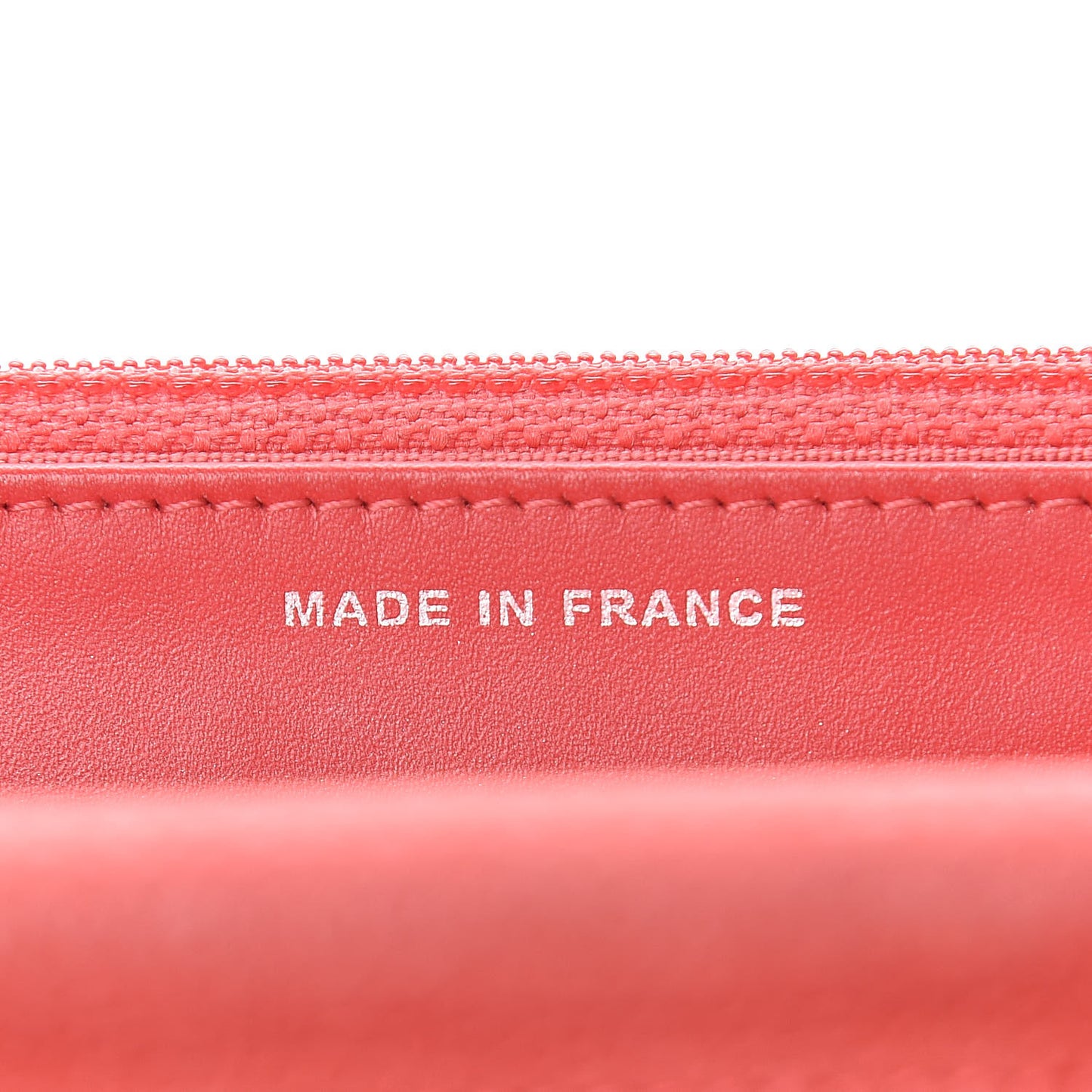 Iridescent Caviar Quilted Wallet On Chain WOC Coral