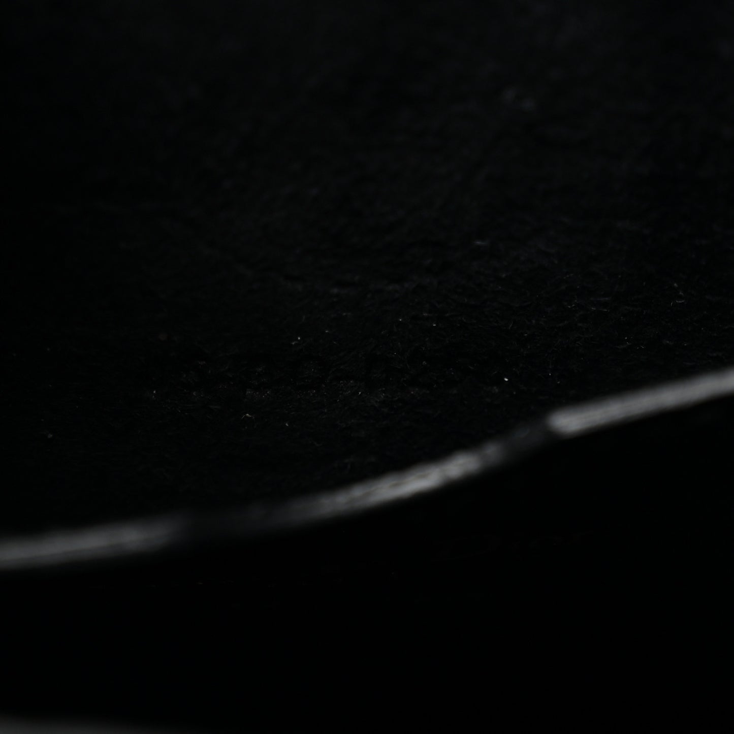 Box Calfskin Medium Bobby Flap Black