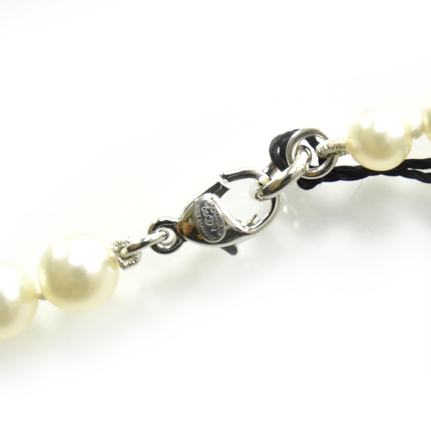 Chanel Classic CC Graduated Pearl Necklace 3 of 4