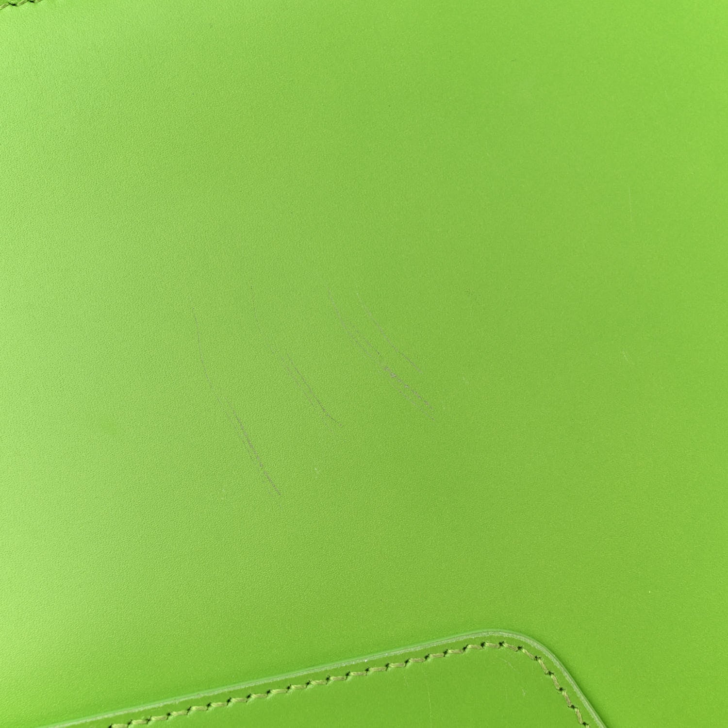 Burberry Smooth Calfskin Medium TB Shoulder Bag Brilliant Green 17 of 17