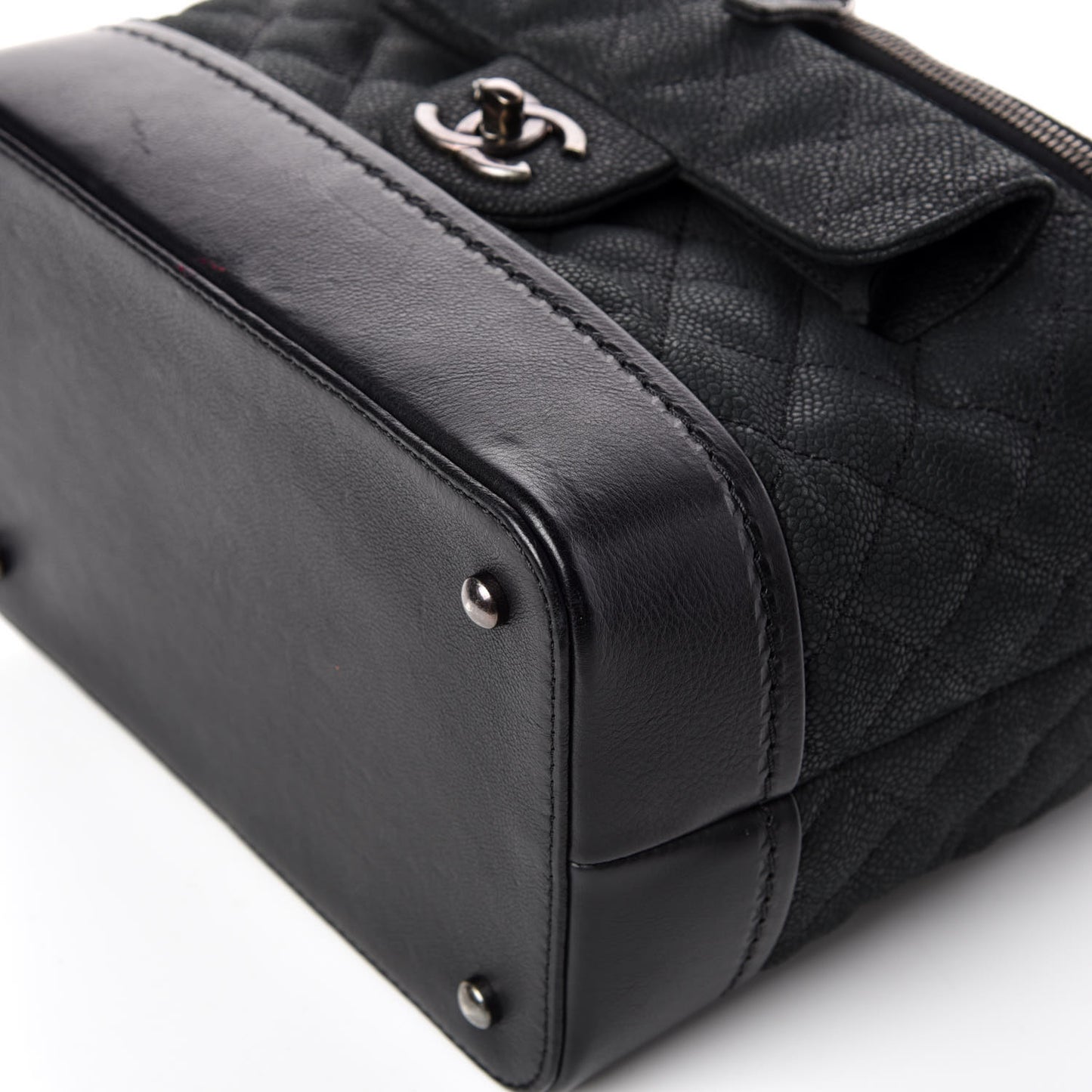 Iridescent Grained Calfskin Quilted Globe Trotter Vanity Case Black