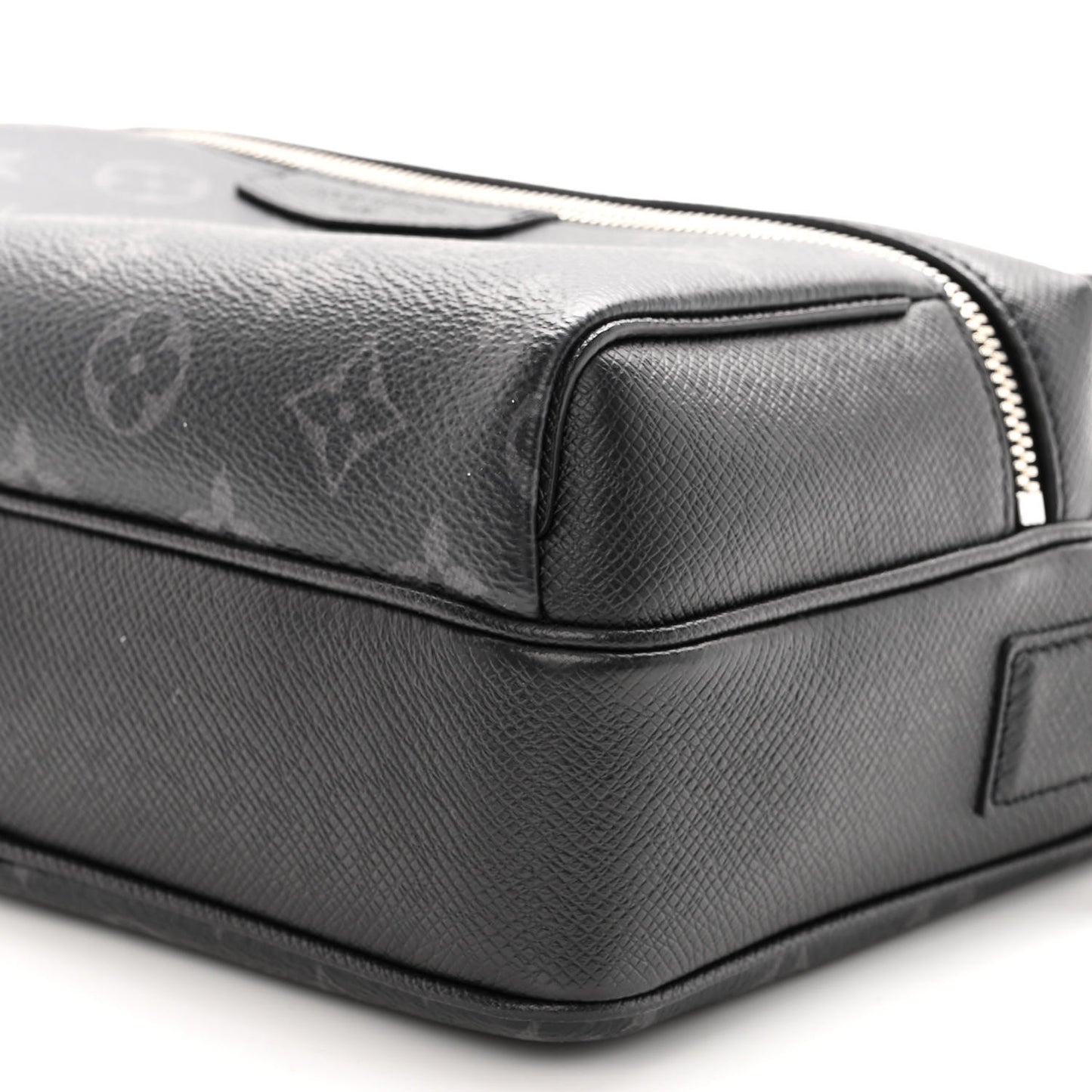 Taiga Monogram Eclipse Outdoor Messenger Black