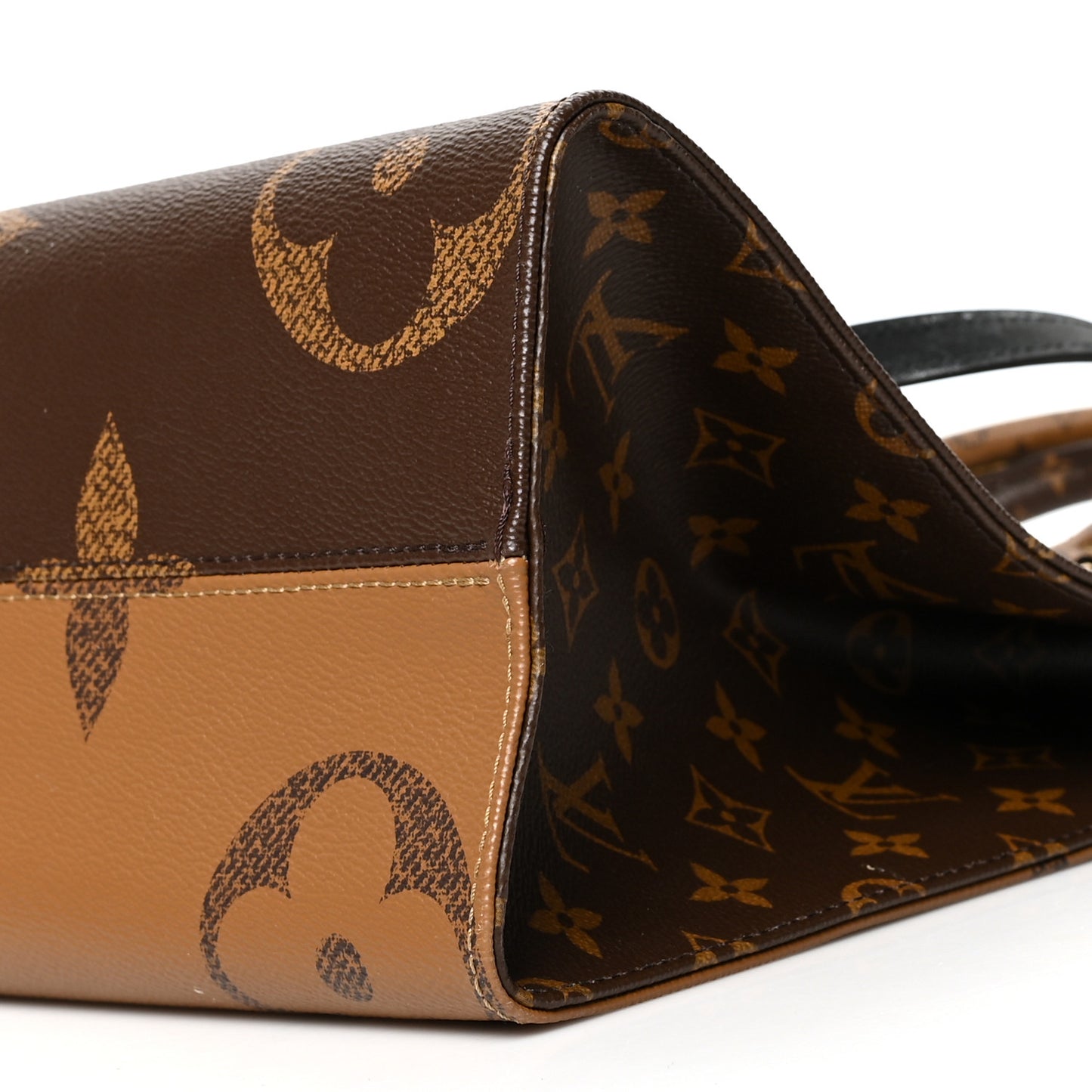 Reverse Monogram Giant Onthego MM