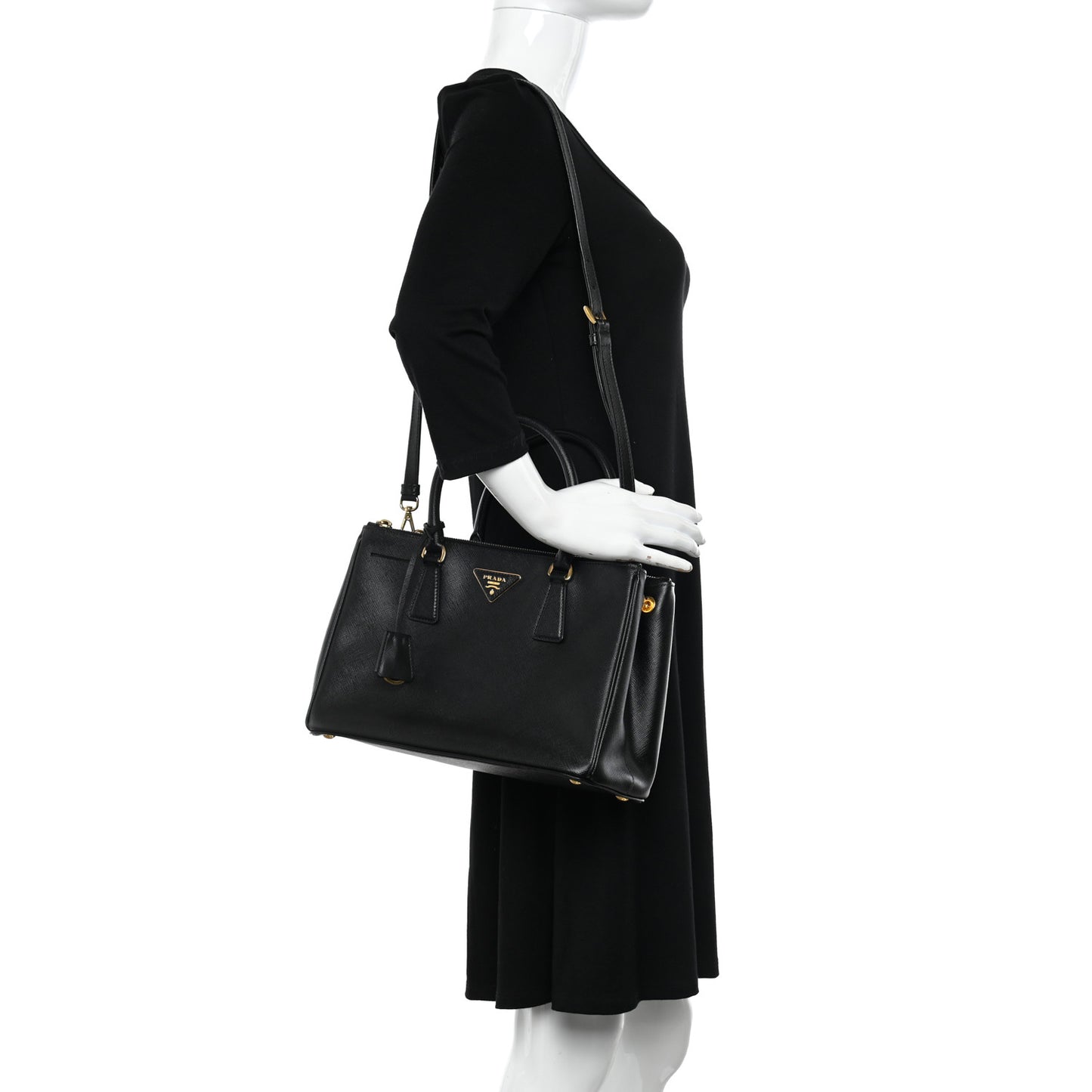 Saffiano Medium Galleria Double Zip Tote Black