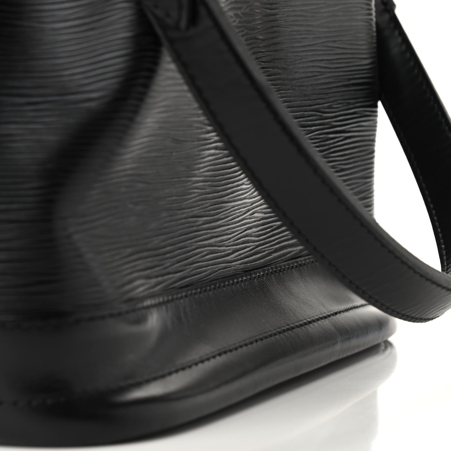Louis Vuitton Epi Noe Black 10 of 16