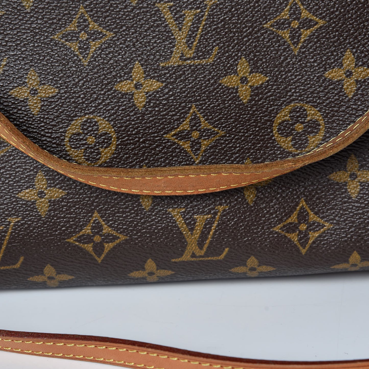 Monogram Estrela MM
