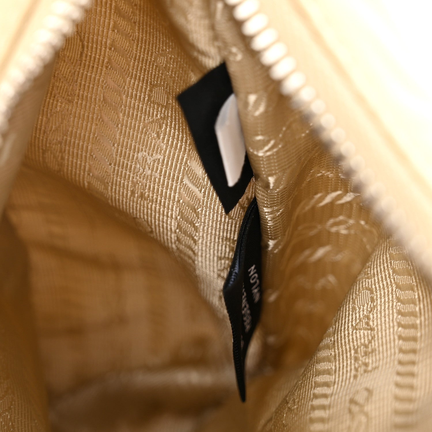 Prada Saffiano Lux Re-Edition 2005 Shoulder Bag Cammeo 7 of 11