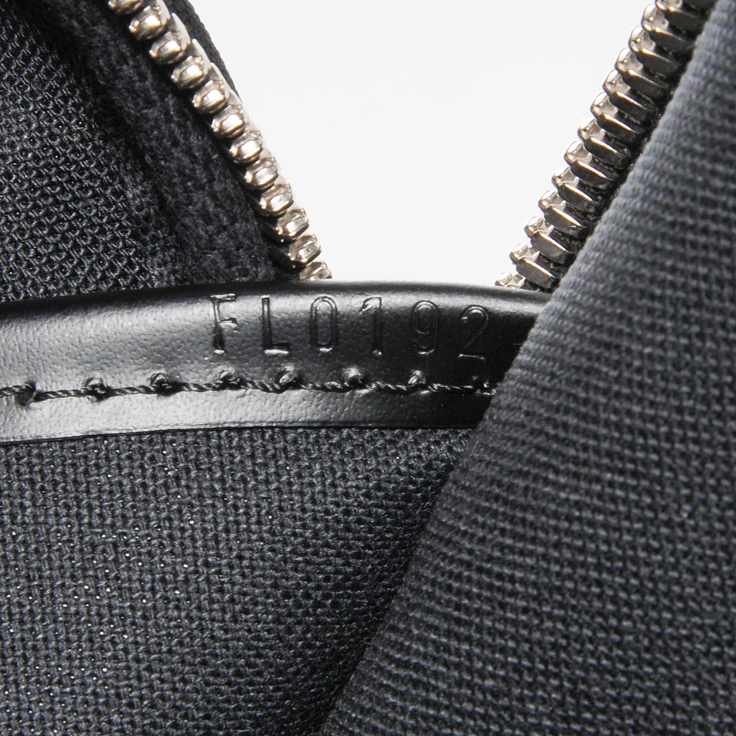 Louis Vuitton Damier Graphite Icare 7 of 7