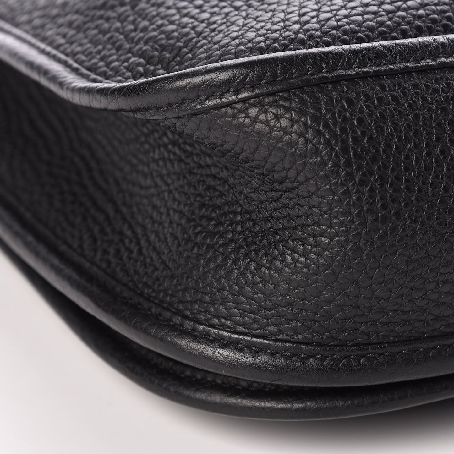 Taurillon Clemence Evelyne III PM Black