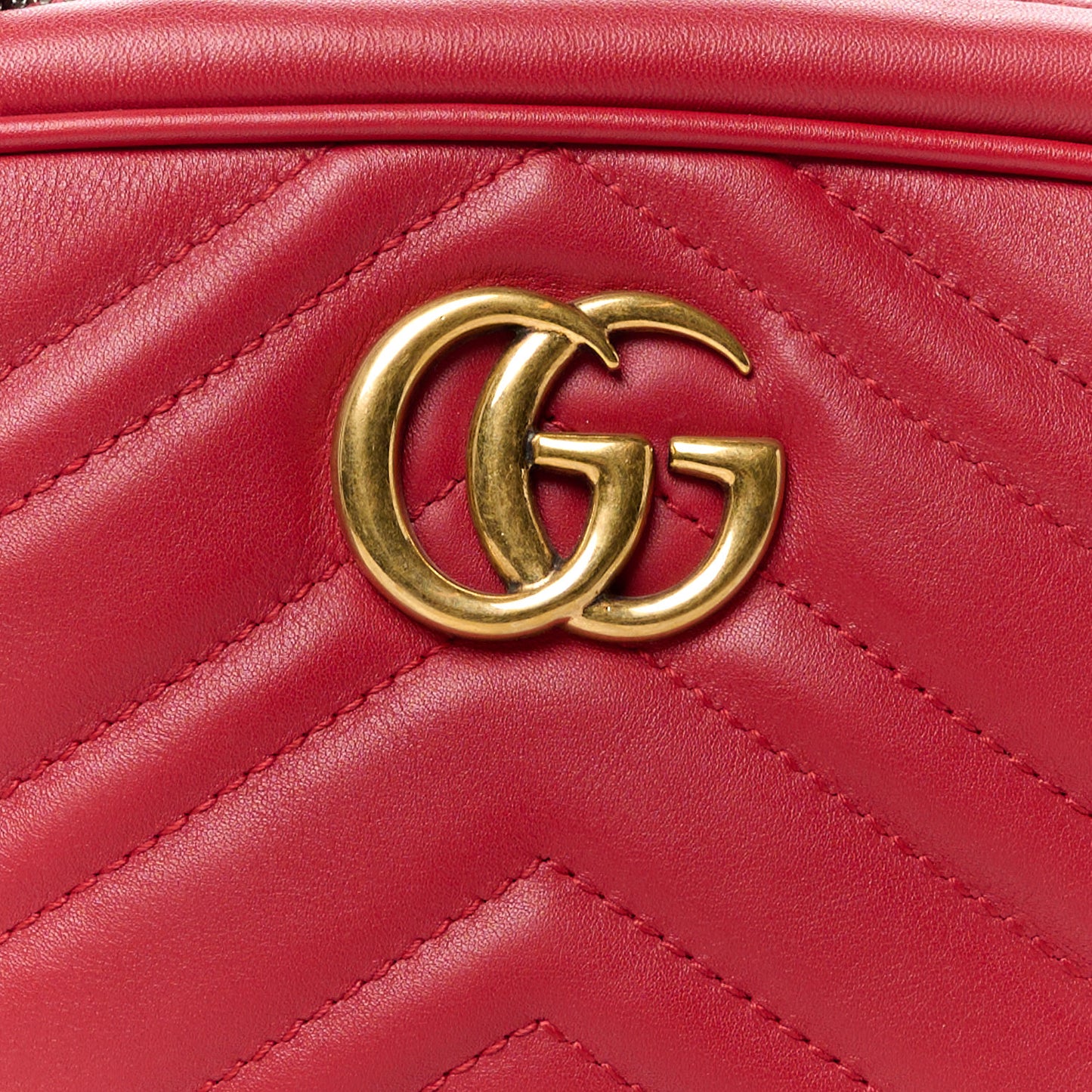 Calfskin Matelasse Mini GG Marmont Chain Shoulder Bag Hibiscus Red