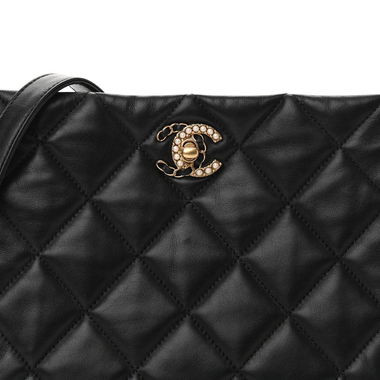 Lambskin Quilted Crush on Chains Hobo Black