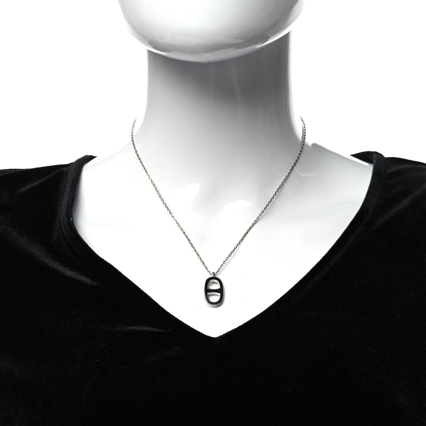 Laquered Iliade Pendant Necklace Black