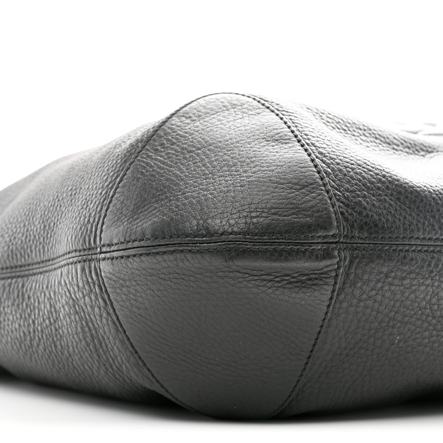 Pebbled Calfskin Medium Soho Chain Hobo Black