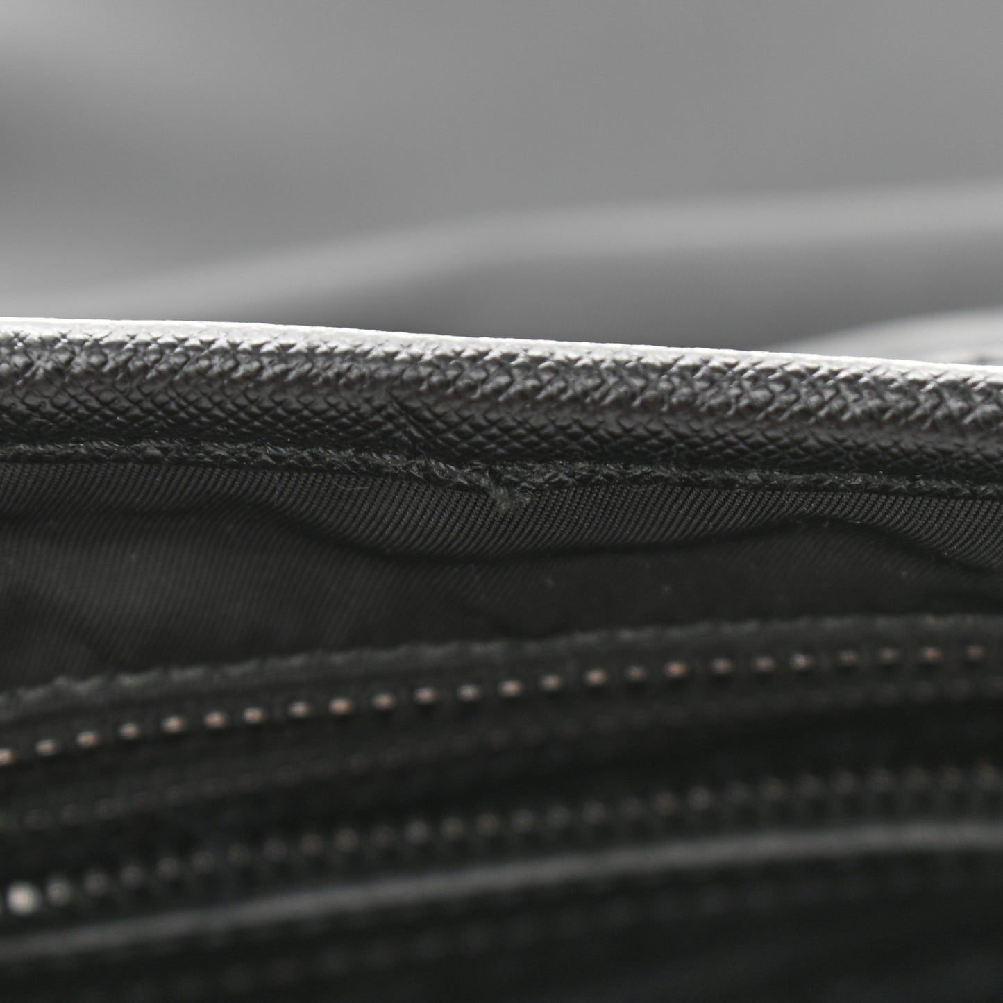 Tessuto Nylon Saffiano Flat Messenger Bag Black